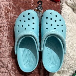 crocs BNWT